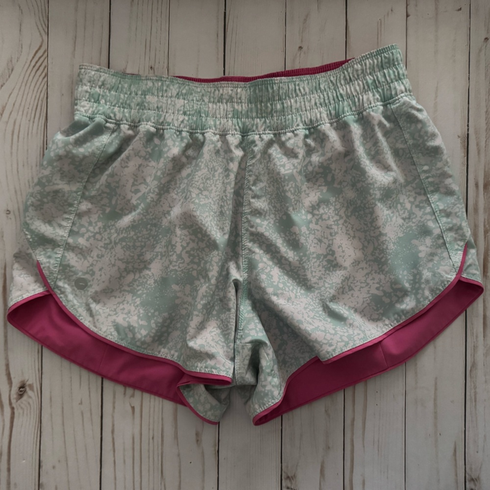 Reversible athletic shorts